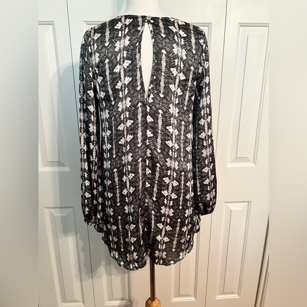Gray Bell Sleeve Tunic - Picture 9 of 9